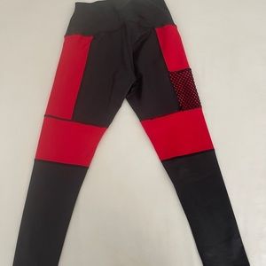 💫 In good, gently used condition with no rips, stains, tears or pilling.